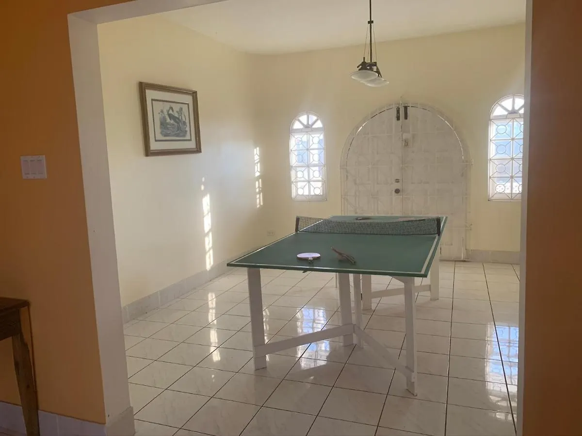 מונטגו ביי Mango Walk Guesthouse 0*, מונטגו ביי