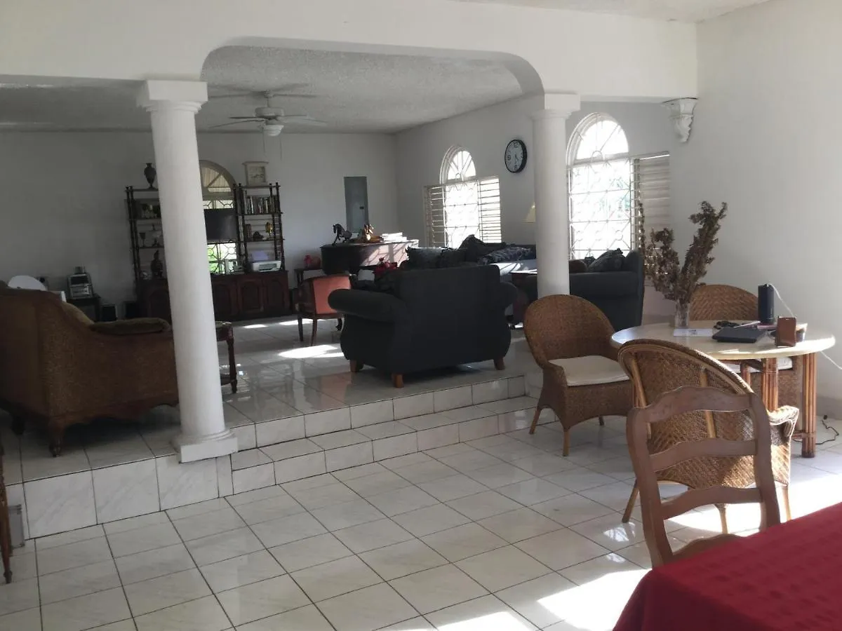מונטגו ביי Mango Walk Guesthouse 0*, מונטגו ביי ג'מייקה